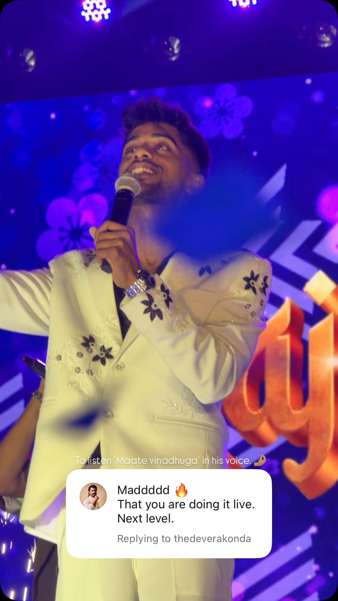 Singer performing live at the Calicut Beach pre-event